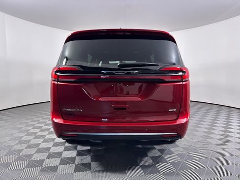 New 2027 Chrysler Pacifica Select AWD/4WD image 15