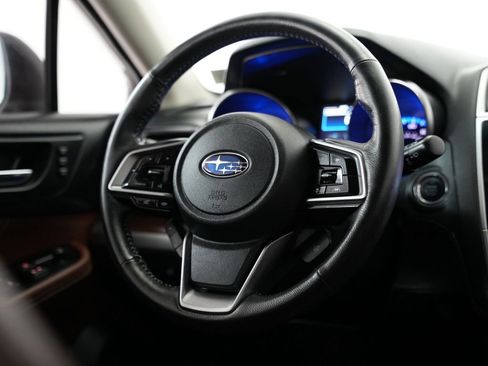 Used 2018 Subaru Outback 2.5i Touring AWD/4WD image 11
