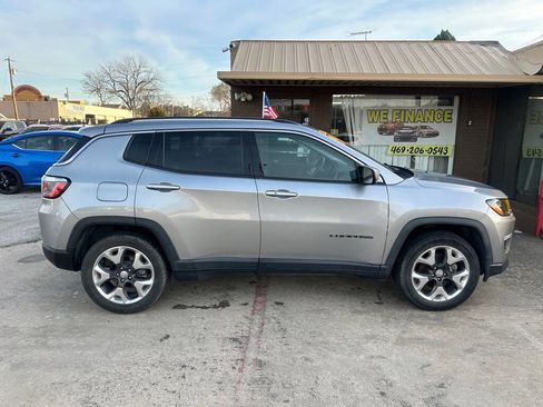 Used 2019 Jeep Compass Limited image 6