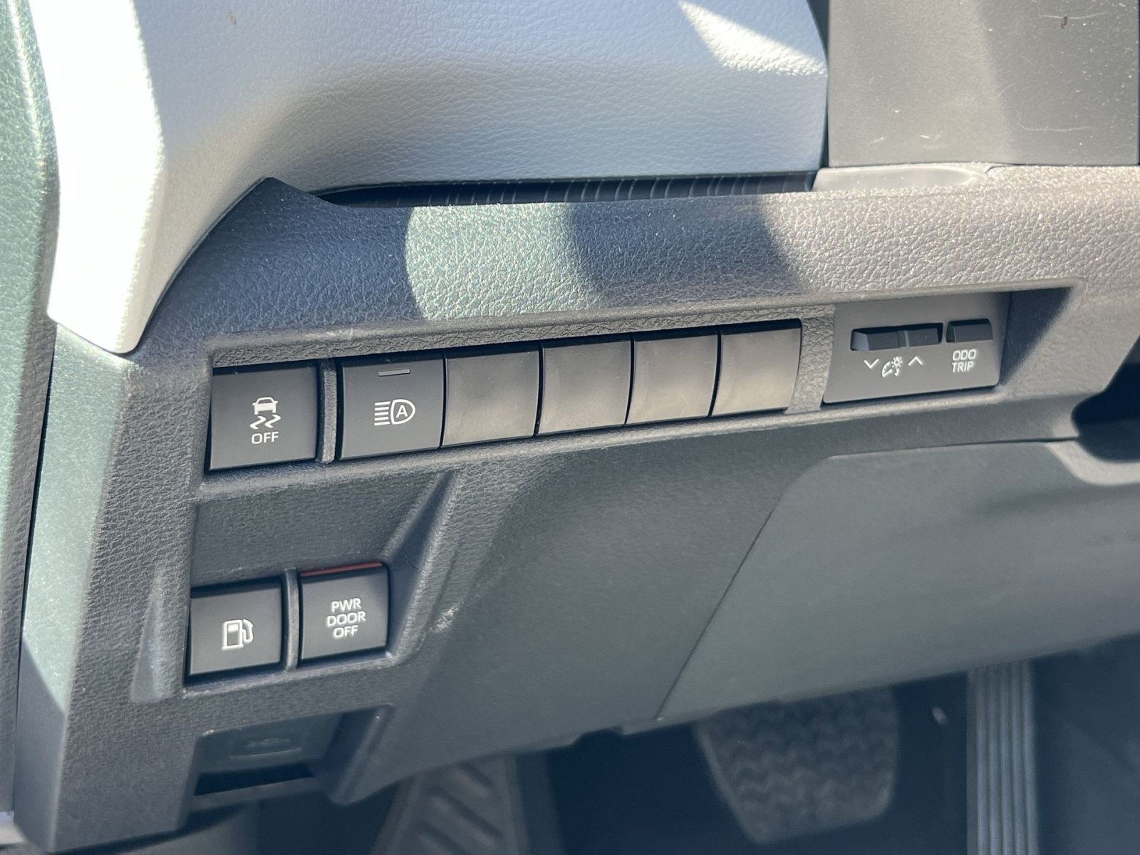 Used 2025 Toyota Sienna LE FWD image 26