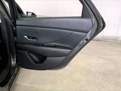 Used 2021 Hyundai Elantra SEL image 23