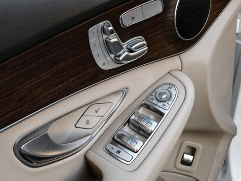 Used 2021 Mercedes-Benz C 300 Sedan image 46