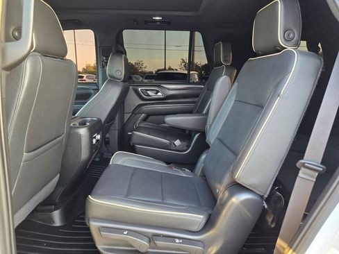 Used 2022 GMC Yukon SLT w/ SLT Premium Package AWD/4WD image 19