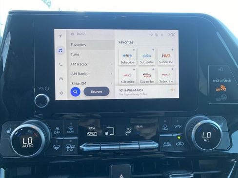 Used 2023 Toyota Highlander XSE image 18