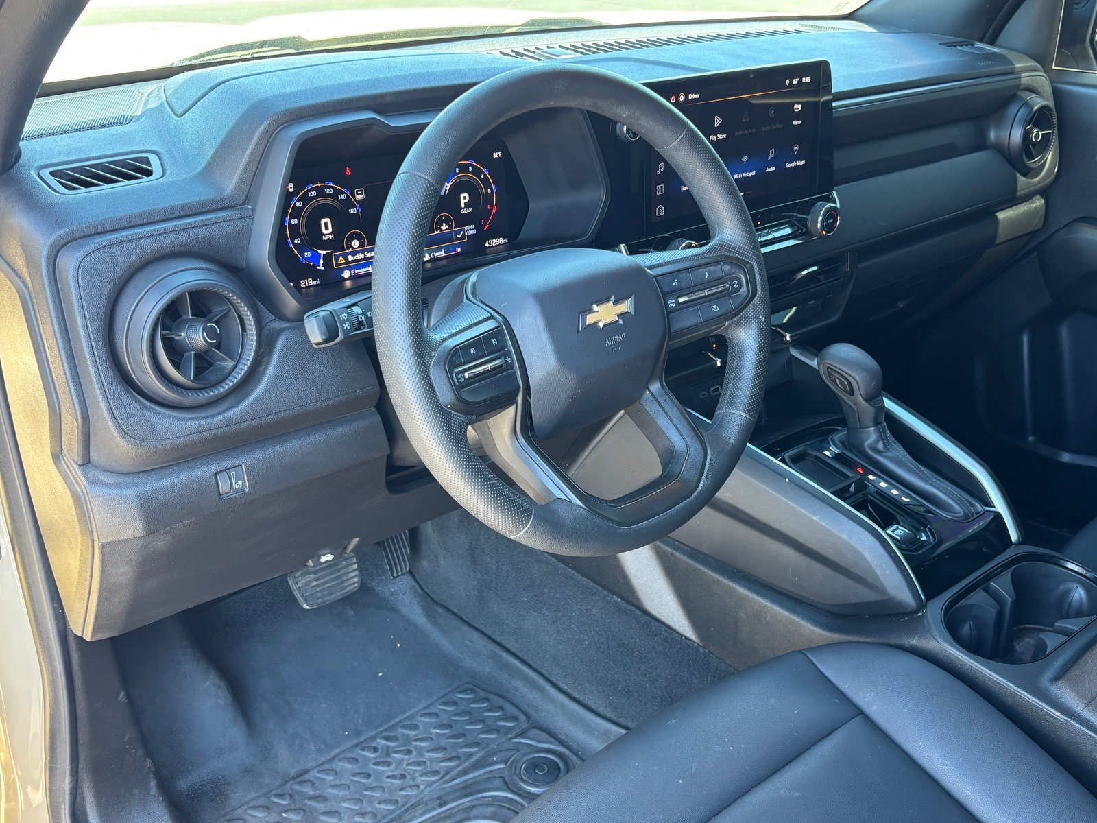 Used 2024 Chevrolet Colorado W/T w/ WT Convenience Package RWD image 19