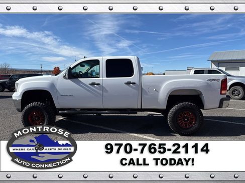 Used 2011 GMC Sierra 2500 SLE w/ SLE Preferred Package image 4