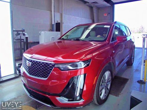 Used 2024 Cadillac XT6 Premium Luxury w/ Technology Package AWD/4WD image 2