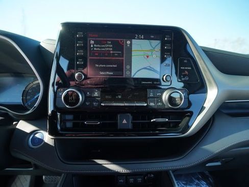 Used 2021 Toyota Highlander XLE image 33