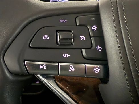 Used 2022 Cadillac Escalade Sport Platinum AWD/4WD image 14