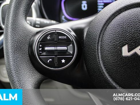 Used 2025 Kia Soul LX w/ LX Technology Package FWD image 27