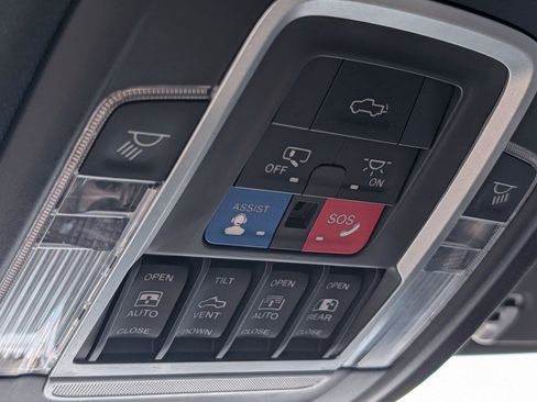 Used 2020 RAM 1500 Laramie w/ Sport Appearance Package AWD/4WD image 29