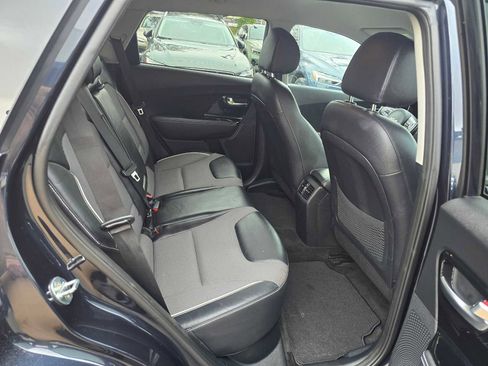 Used 2022 Kia Niro EX w/ Cold Weather Package image 12