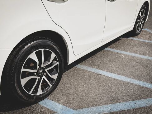 Used 2014 Honda Civic EX image 25