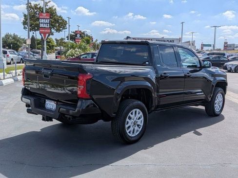 Used 2025 Toyota Tacoma SR5 AWD/4WD image 8
