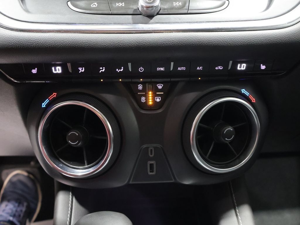 Used 2024 Chevrolet Blazer LT AWD/4WD image 32