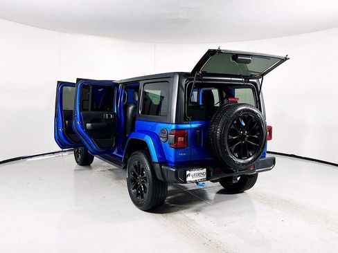 Used 2023 Jeep Wrangler Unlimited Sahara w/ Cold Weather Group AWD/4WD image 28