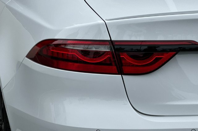 Certified 2024 Jaguar XF R-Dynamic SE AWD/4WD image 25