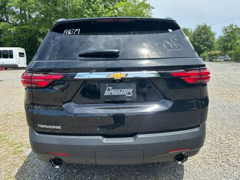 Used 2022 Chevrolet Traverse LT FWD image 9