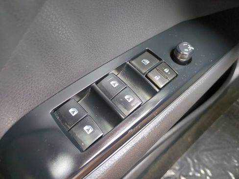 Used 2019 Toyota Camry LE FWD image 21