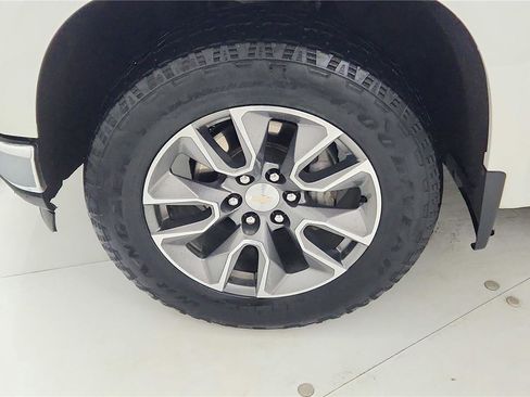 Used 2022 Chevrolet Silverado 1500 LT image 40