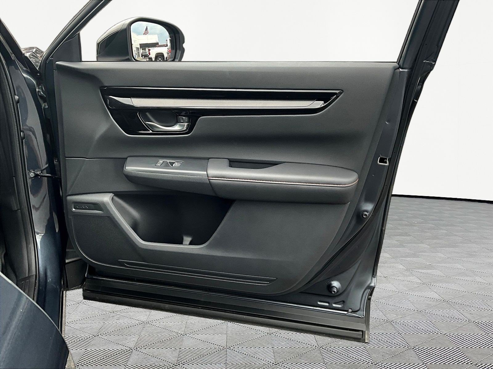 Used 2025 Honda CR-V Sport Touring image 28