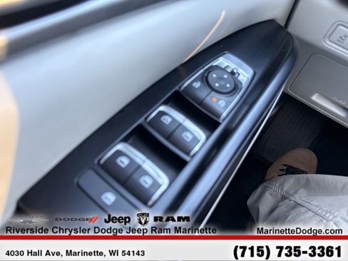 Used 2024 Kia Carnival LX image 26