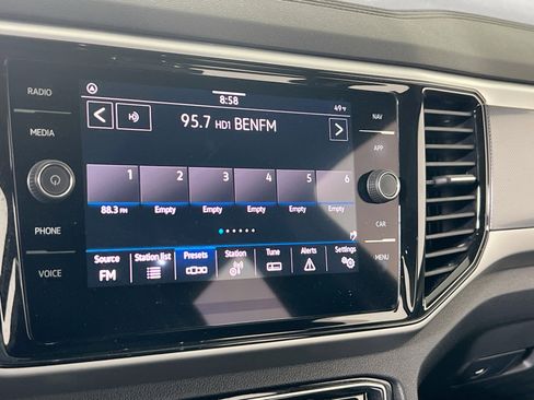 Used 2023 Volkswagen Atlas Cross Sport SEL image 15