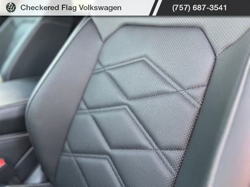 Used 2025 Volkswagen Atlas SE image 20