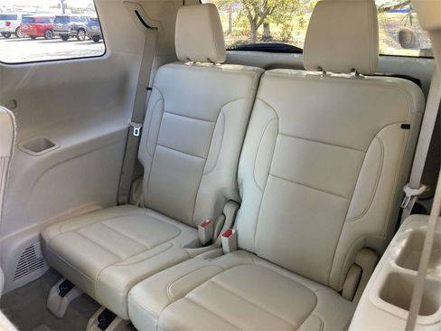 Used 2023 GMC Acadia Denali w/ Trailering Package image 10