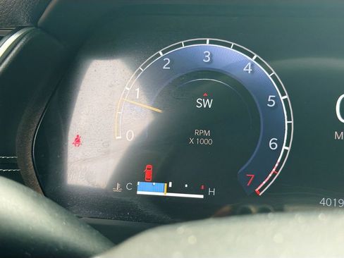 Used 2024 Jeep Grand Cherokee Altitude RWD image 39