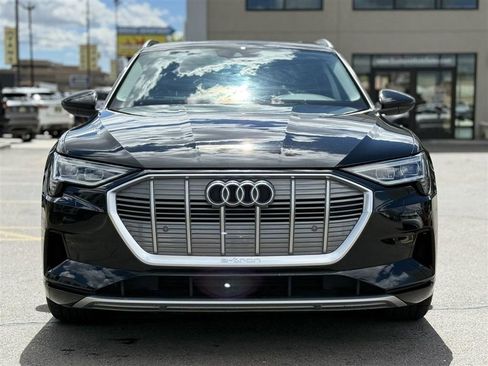 Used 2021 Audi e-tron Premium AWD/4WD image 2