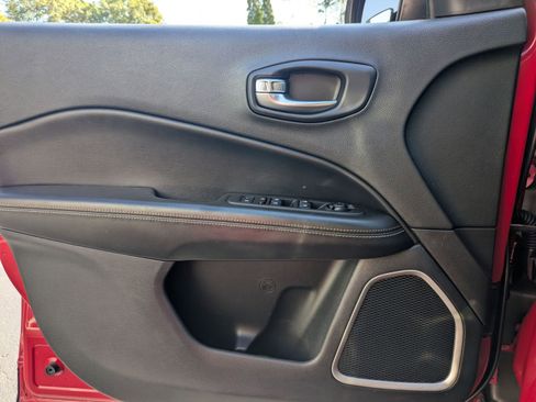 Used 2020 Jeep Compass Sport image 10