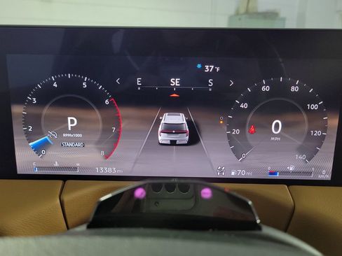 Used 2025 Nissan Armada SL w/ Captain's Chari Seat Package image 17