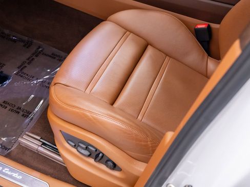 Certified 2023 Porsche Cayenne Turbo AWD/4WD image 16