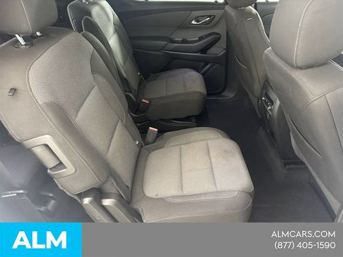 Used 2023 Chevrolet Traverse LT FWD image 19