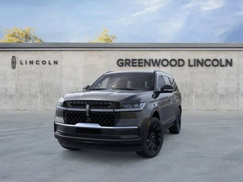 New 2026 Lincoln Navigator Reserve w/ Jet Appearance Package image 3