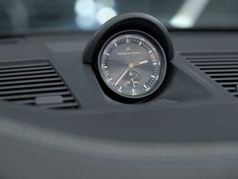 Used 2022 Porsche 911 Turbo image 40