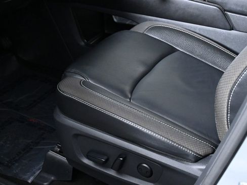 Certified 2024 Nissan Pathfinder SL image 23