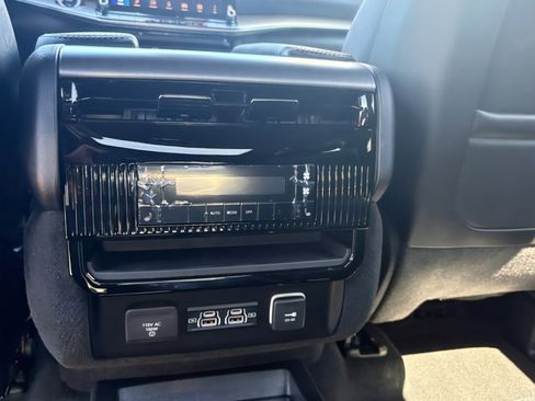 New 2026 Jeep Grand Wagoneer Limited AWD/4WD image 16