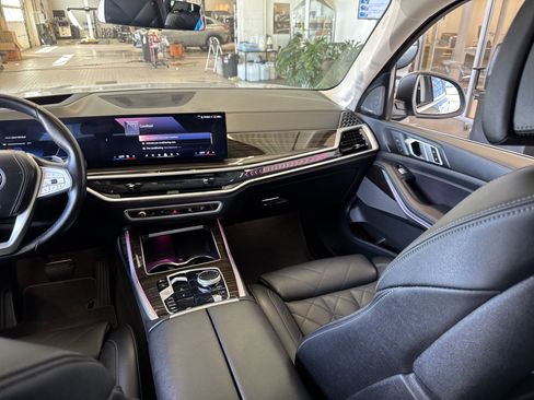 Used 2024 BMW X7 xDrive40i w/ Premium Package image 20