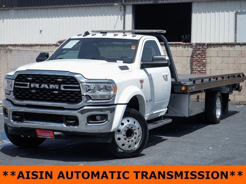 Used 2022 RAM 5500 SLT w/ Quick Order Package 27G SLT RWD image 4