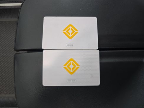 Used 2024 Rivian R1S Adventure AWD/4WD image 31