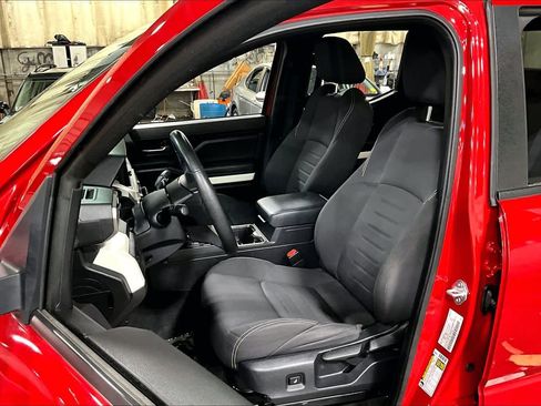 Used 2024 Toyota Tacoma TRD Off-Road image 8