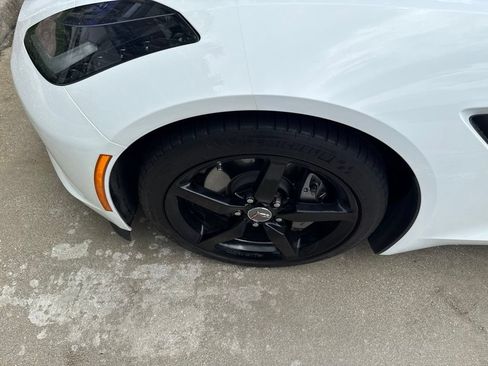 Used 2015 Chevrolet Corvette Stingray Convertible RWD image 5