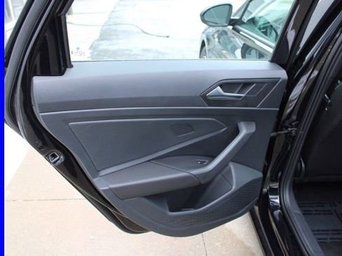 Used 2023 Volkswagen Jetta Sport image 22