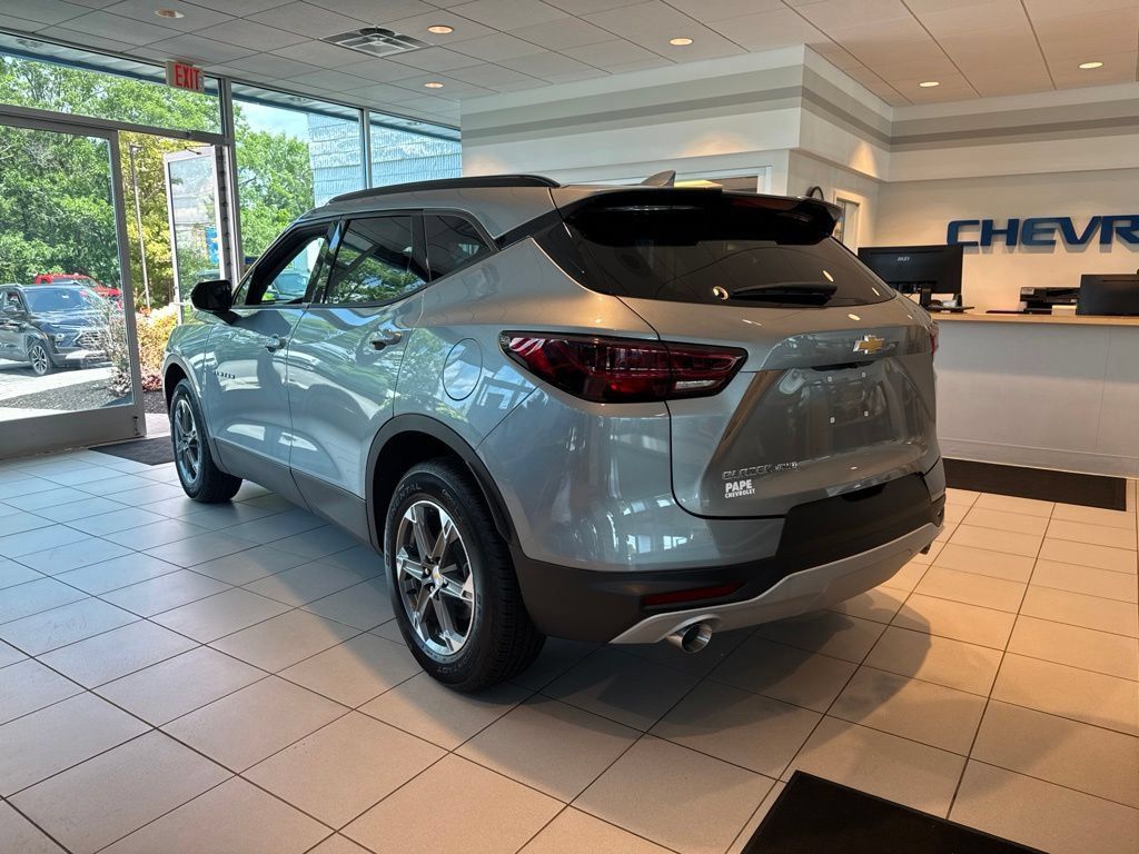 New 2025 Chevrolet Blazer LT w/ Convenience Package AWD/4WD image 6