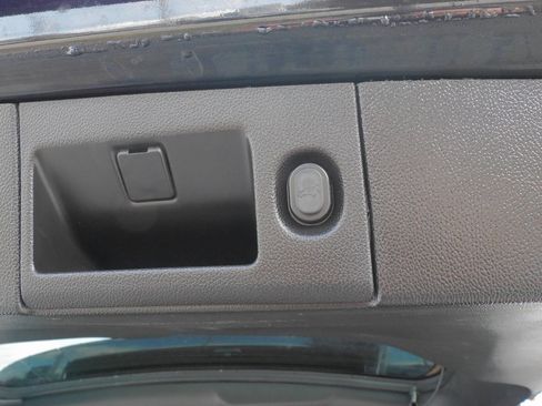 Used 2018 Chevrolet Tahoe LT image 18