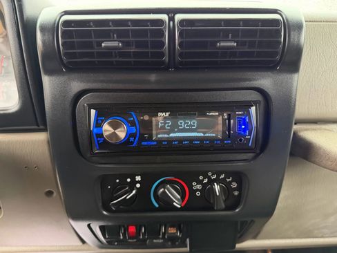 Used 2004 Jeep Wrangler Rubicon AWD/4WD image 15