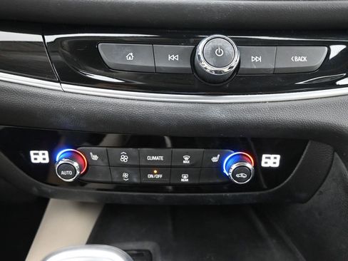 Used 2020 Buick Enclave Essence w/ Sound and Sites Package image 33