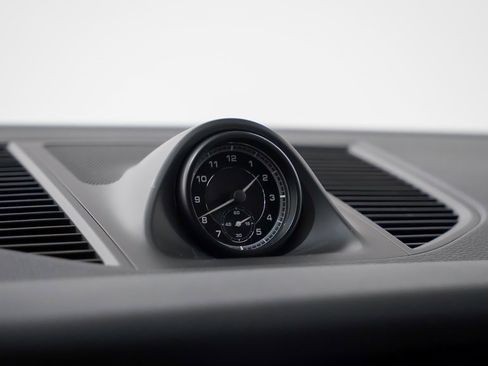 Certified 2025 Porsche Macan image 29